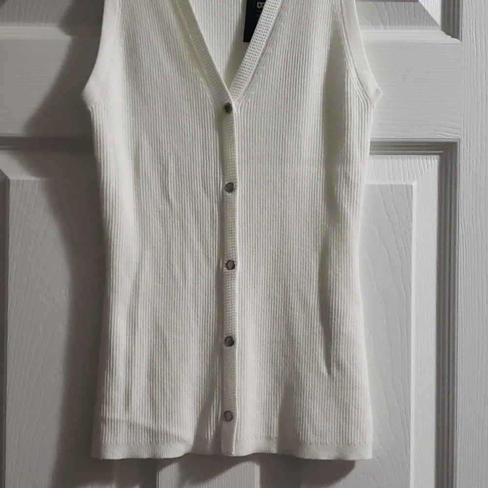NWT White House Black Market Button Front White Tank Size Small - Picture 6 of 10